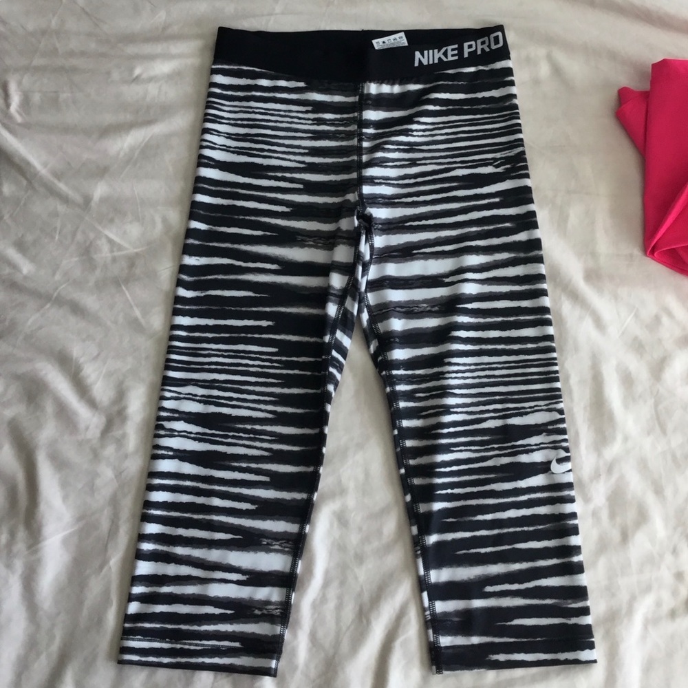 NWOT Nike Pro Leggings